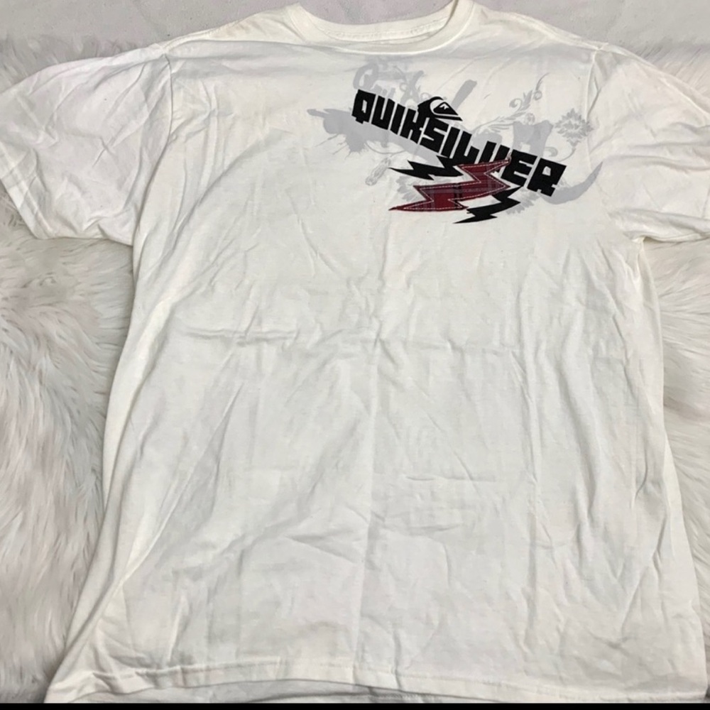 QUIKSILVER T SHIRT